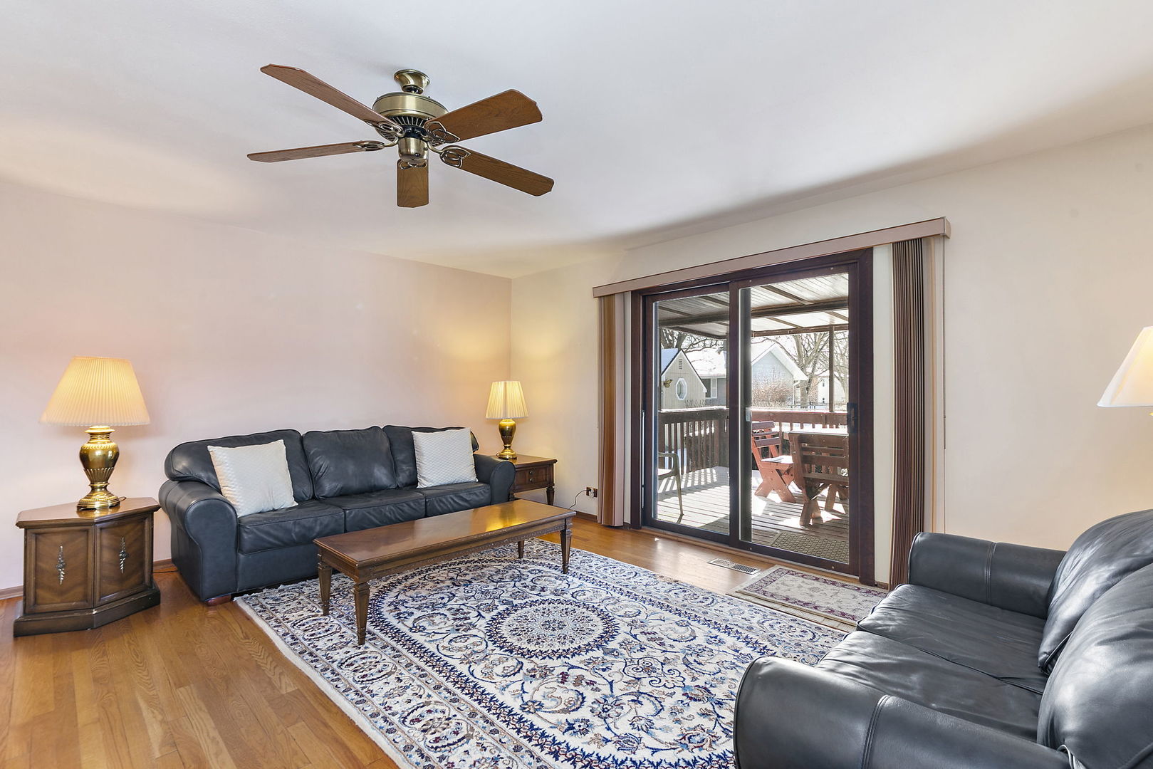 617 Sharon Drive Crystal Lake, IL 60014 - Photo 9 of 26 a living room with furniture and a window