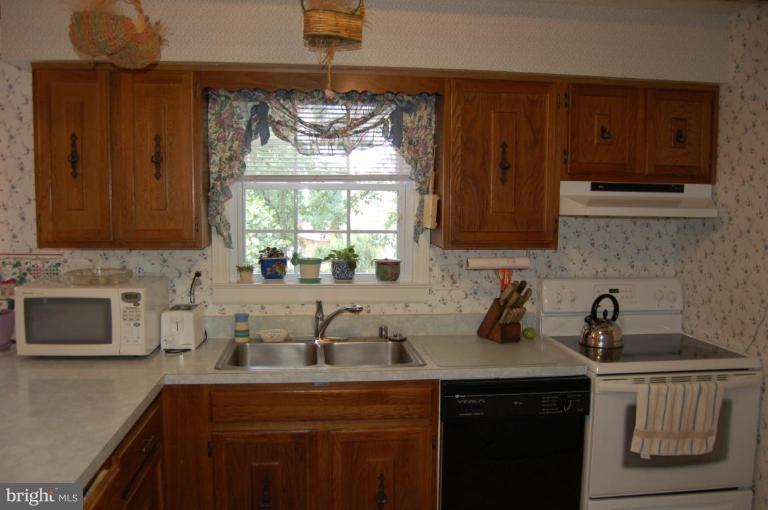 120 Gloucester Road Front Royal, VA 22630 - Photo 13 of 30 Kitchen #3
