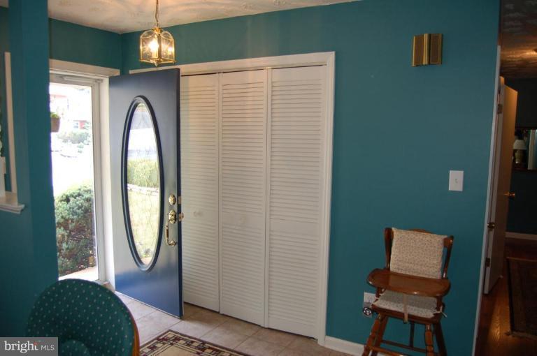 120 Gloucester Road Front Royal, VA 22630 - Photo 29 of 30 Entrance / Foyer