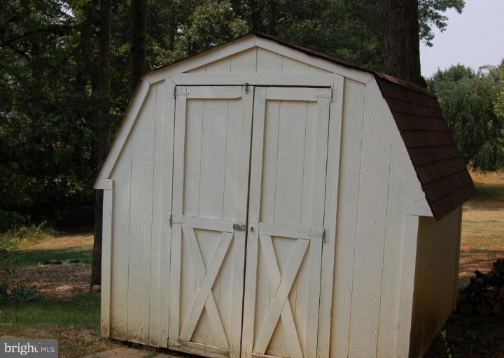 120 Gloucester Road Front Royal, VA 22630 - Photo 4 of 30 Shed