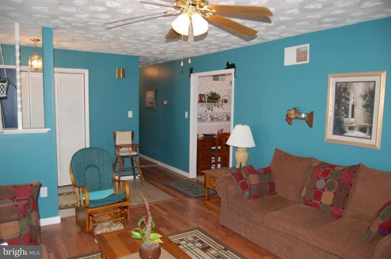 120 Gloucester Road Front Royal, VA 22630 - Photo 9 of 30 Living Room #2