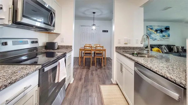 $1,600 | 3705 Southwest 27th Street, Unit 224, Gainesville, FL 32608