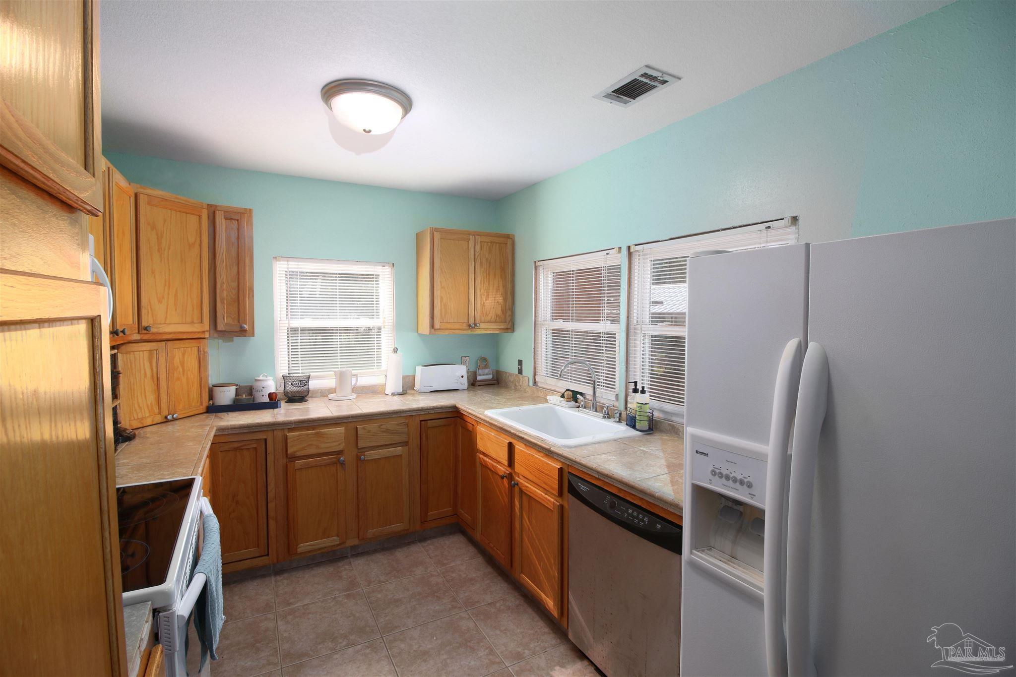 4915 Ward Basin Road Milton, FL 32583 - Photo 5 of 32 Gallery Image 5