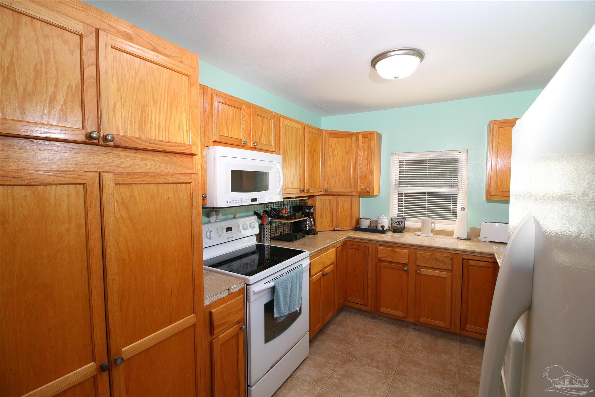 4915 Ward Basin Road Milton, FL 32583 - Photo 6 of 32 Gallery Image 6