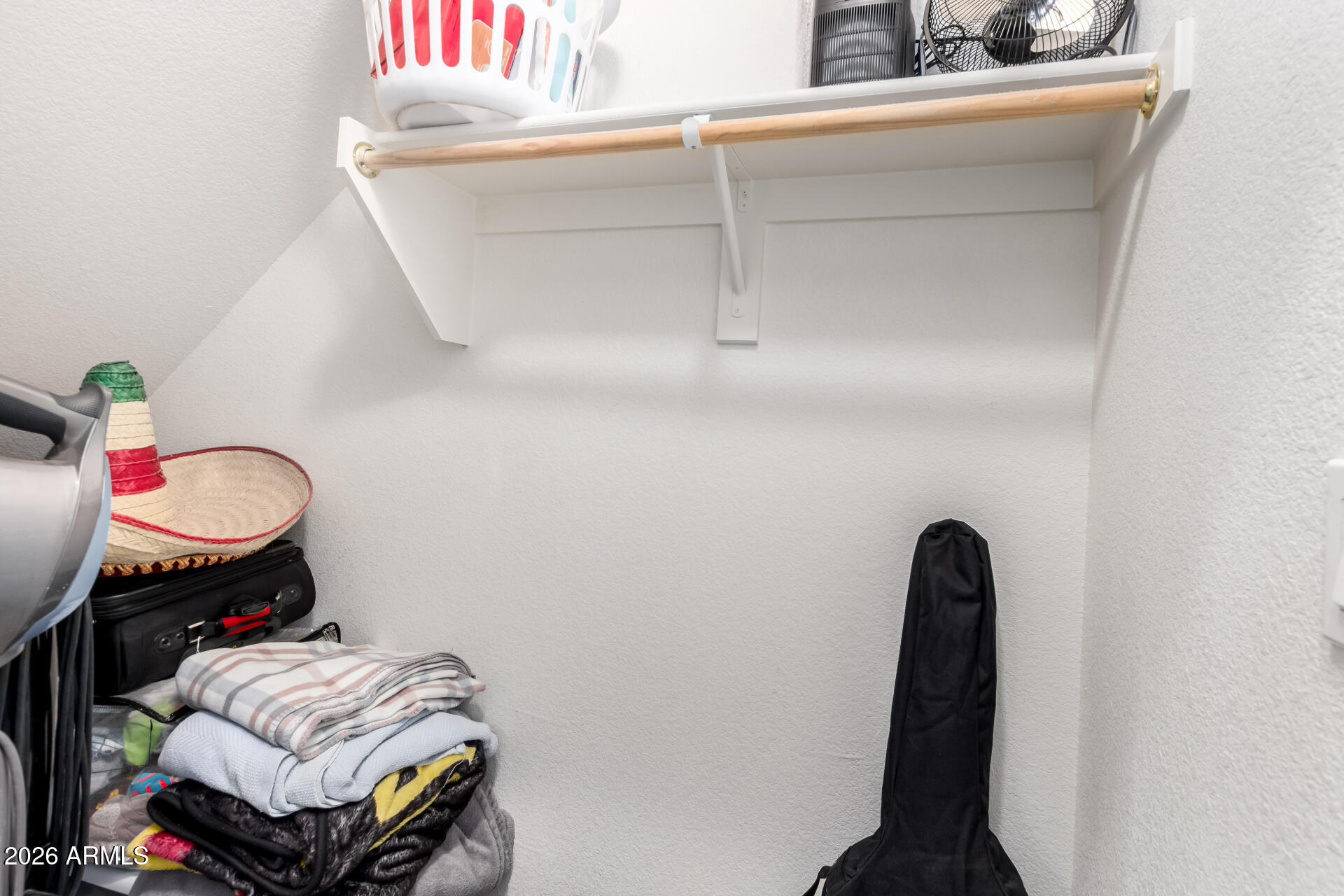 280 South Evergreen Road, Unit 1350 Tempe, AZ 85288 - Photo 30 of 62 a living room with furniture and a couch