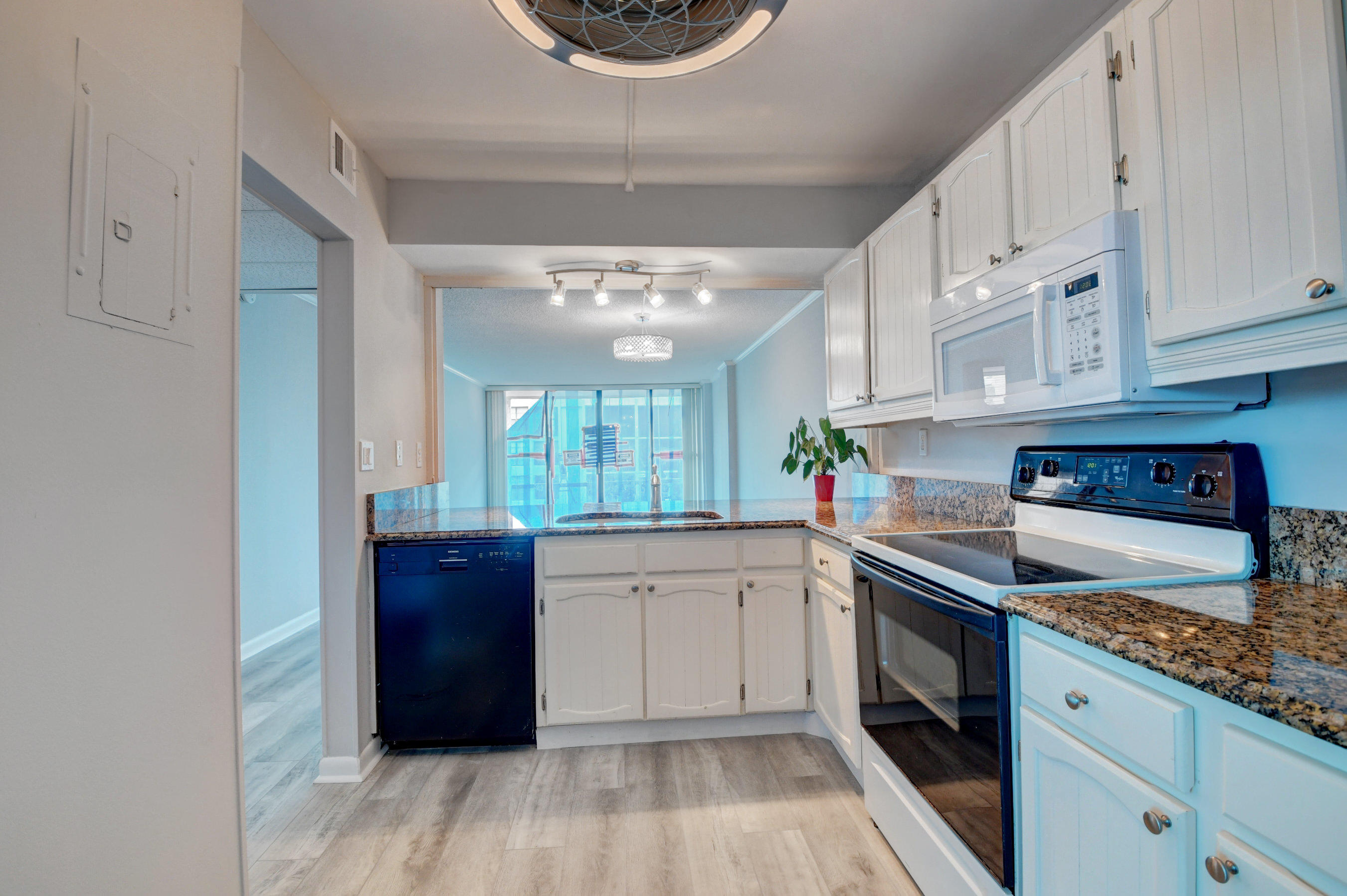 12 Royal Palm Way, Unit 203 Boca Raton, FL 33432 - Photo 11 of 50 17_dsc_5958_59_60_61_62