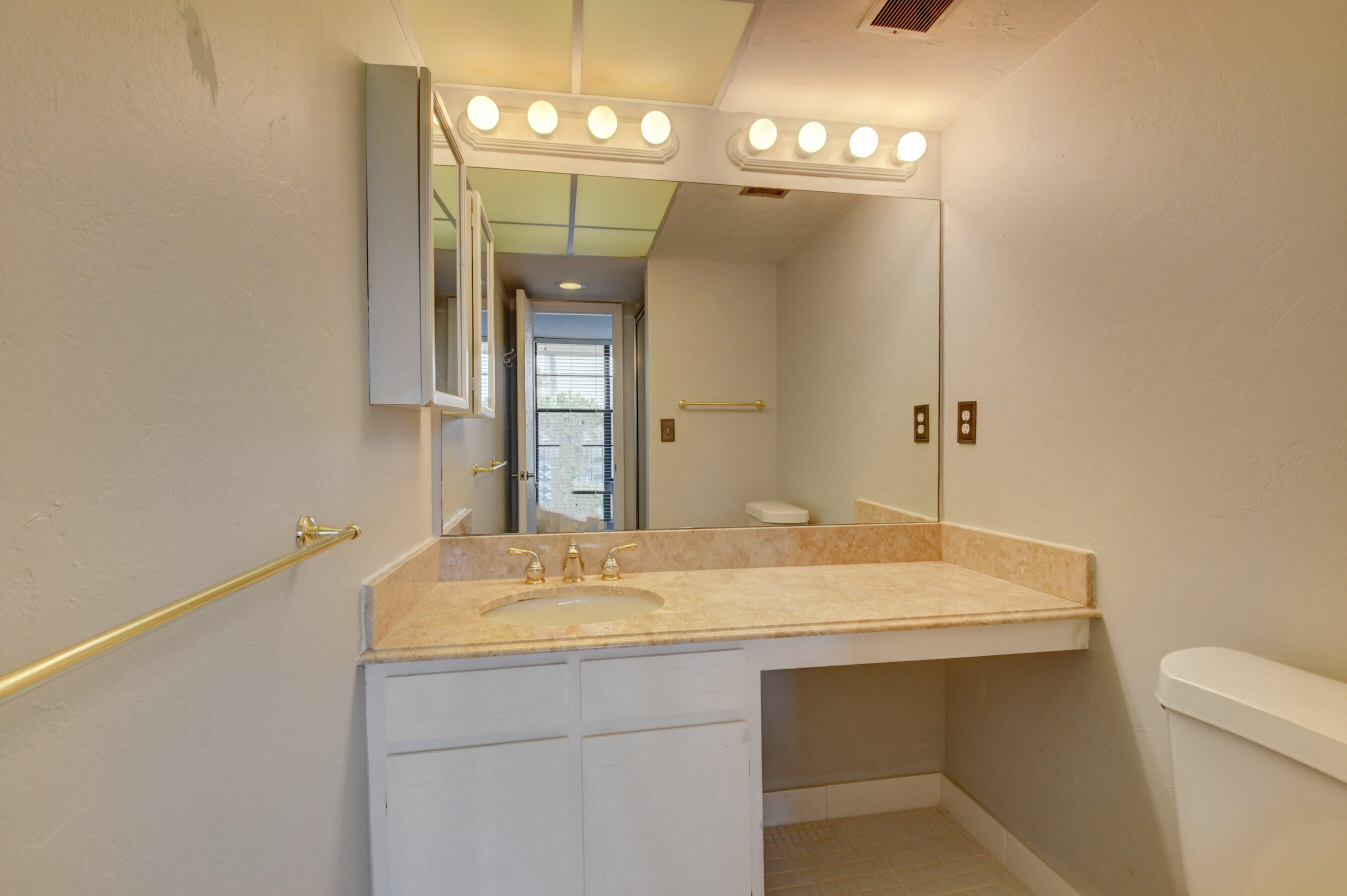 12 Royal Palm Way, Unit 203 Boca Raton, FL 33432 - Photo 21 of 50 21_dsc_5983_4_5_6_7