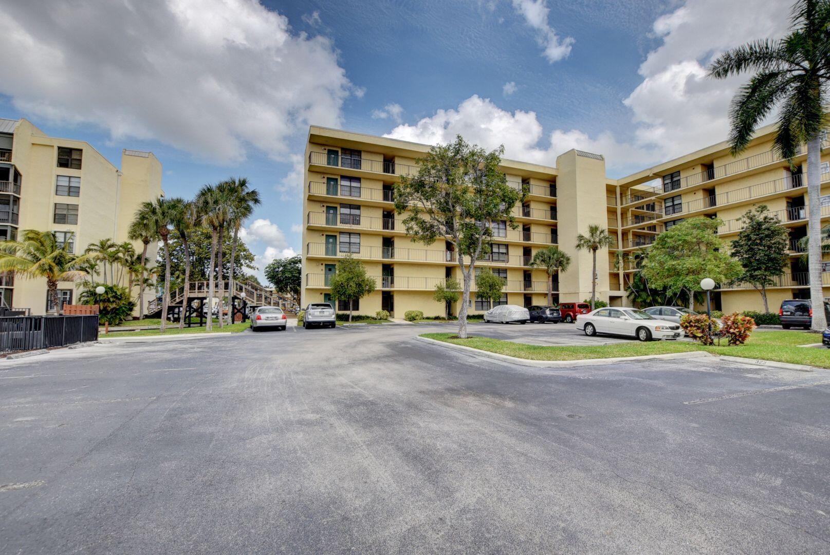 12 Royal Palm Way, Unit 203 Boca Raton, FL 33432 - Photo 23 of 50 Front of building (Old photo)