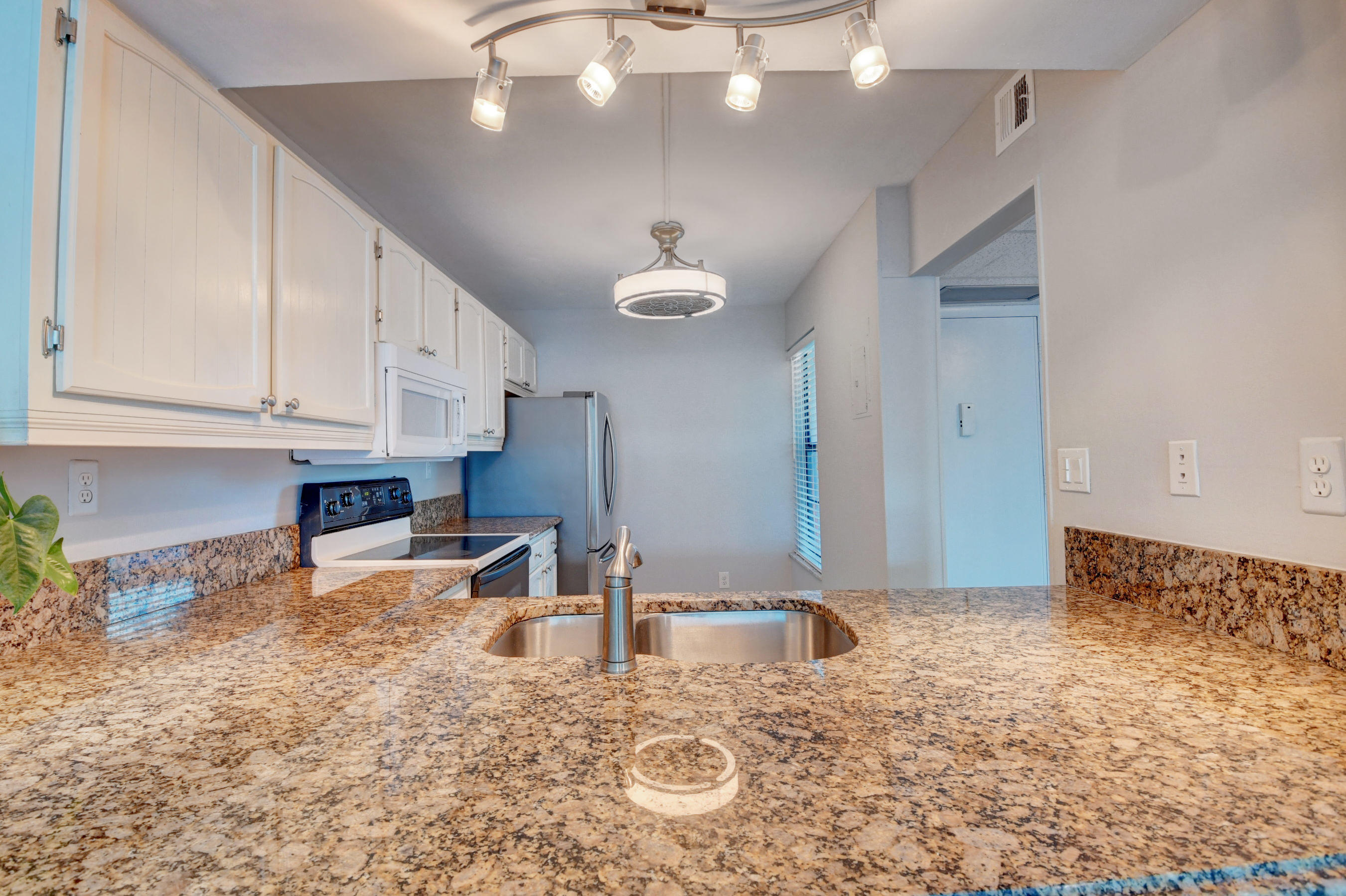 12 Royal Palm Way, Unit 203 Boca Raton, FL 33432 - Photo 7 of 50 13_dsc_5938_39_40_41_42