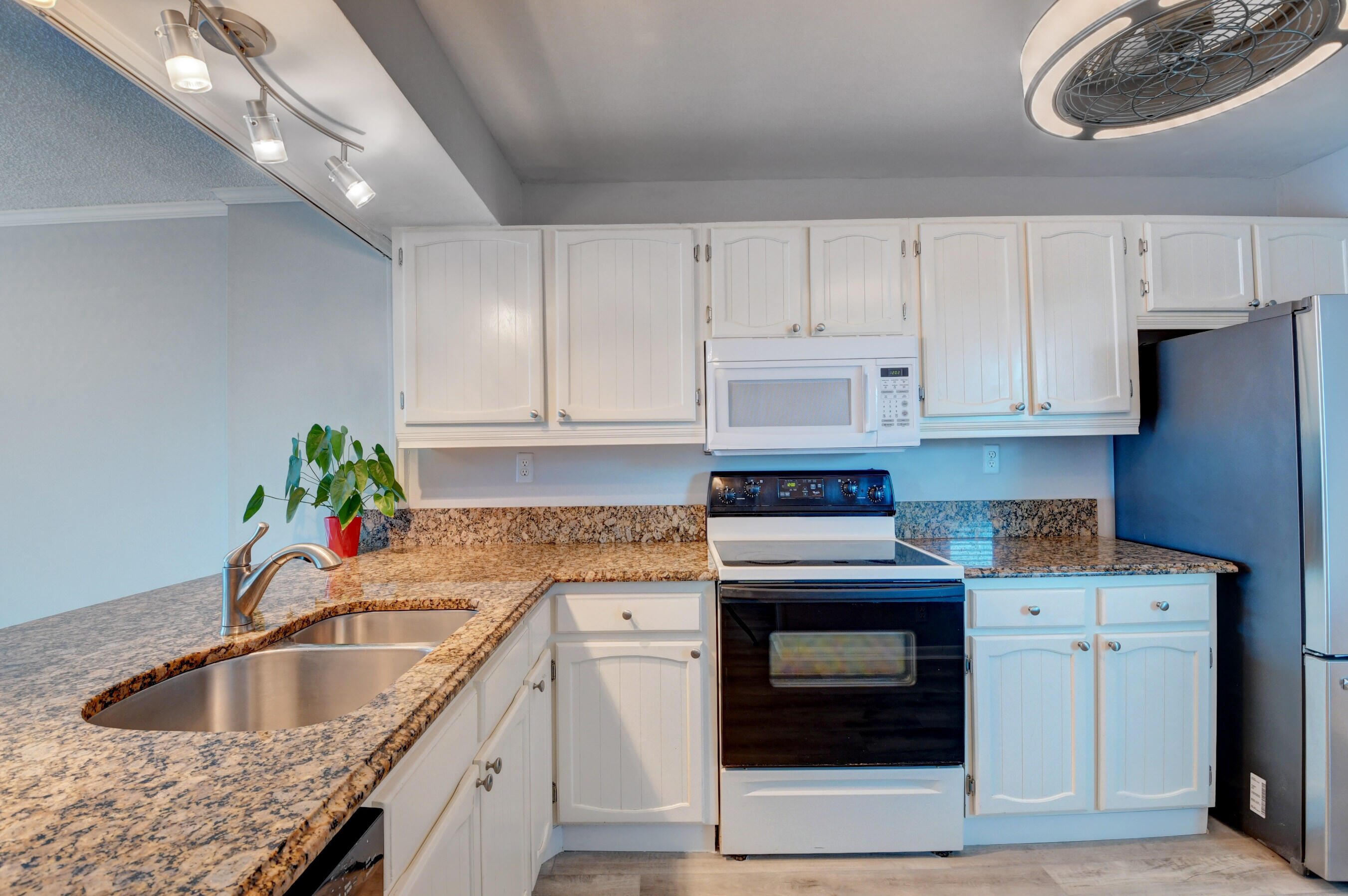 12 Royal Palm Way, Unit 203 Boca Raton, FL 33432 - Photo 8 of 50 14_dsc_5943_4_5_6_7