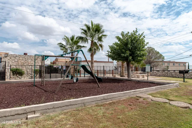 a view of a house with entertaining space