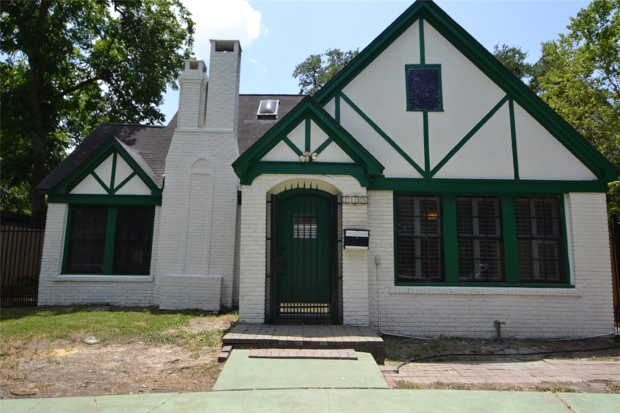 2135 Bissonnet Street Houston, TX 77005 - Photo 2 of 49 CHARMING LUXURY HOME AT THE TIME IT WAS BUILT.