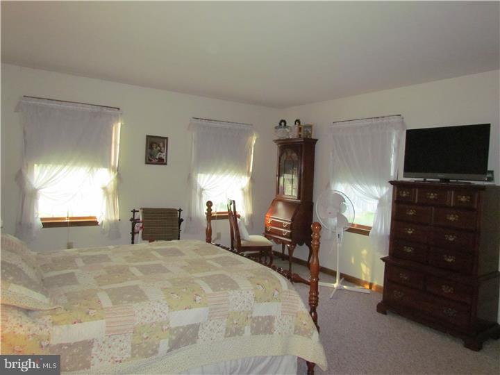 370 Friends Road Birdsboro, PA 19508 - Photo 11 of 25 Gallery Image 11