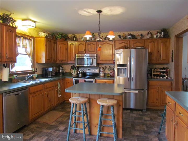 370 Friends Road Birdsboro, PA 19508 - Photo 8 of 25 Gallery Image 8