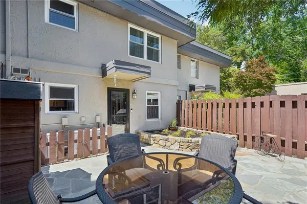 $250,000 | 284 Lakemoore Drive Northeast, Unit B, Atlanta, GA 30342