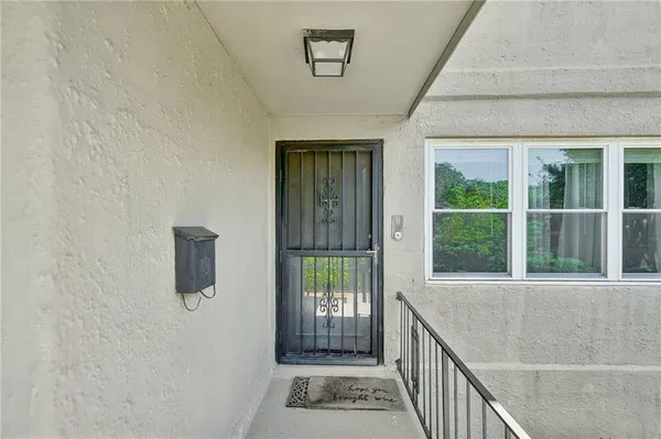 $250,000 | 284 Lakemoore Drive Northeast, Unit B, Atlanta, GA 30342