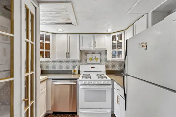 $250,000 | 284 Lakemoore Drive Northeast, Unit B, Atlanta, GA 30342