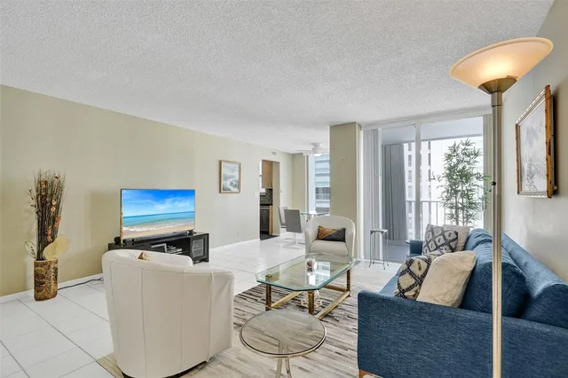 $545,000 | 1010 South Ocean Boulevard, Unit 912, Pompano Beach, FL 33062