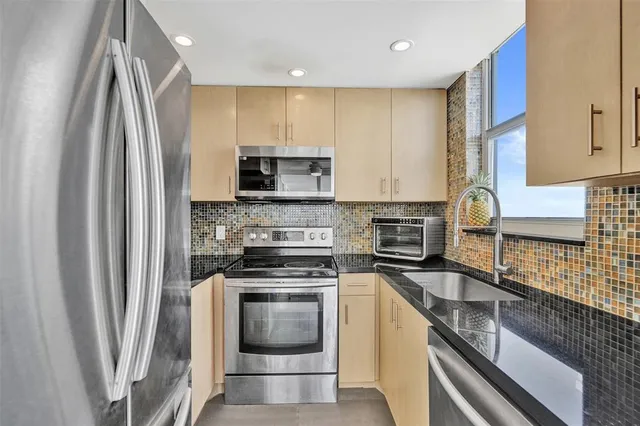 $545,000 | 1010 South Ocean Boulevard, Unit 912, Pompano Beach, FL 33062