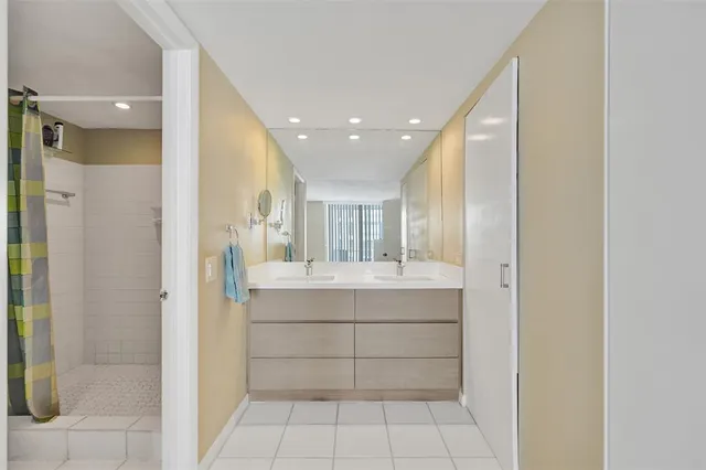 $545,000 | 1010 South Ocean Boulevard, Unit 912, Pompano Beach, FL 33062