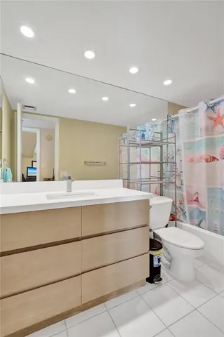 $545,000 | 1010 South Ocean Boulevard, Unit 912, Pompano Beach, FL 33062