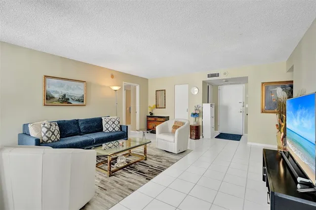 $545,000 | 1010 South Ocean Boulevard, Unit 912, Pompano Beach, FL 33062
