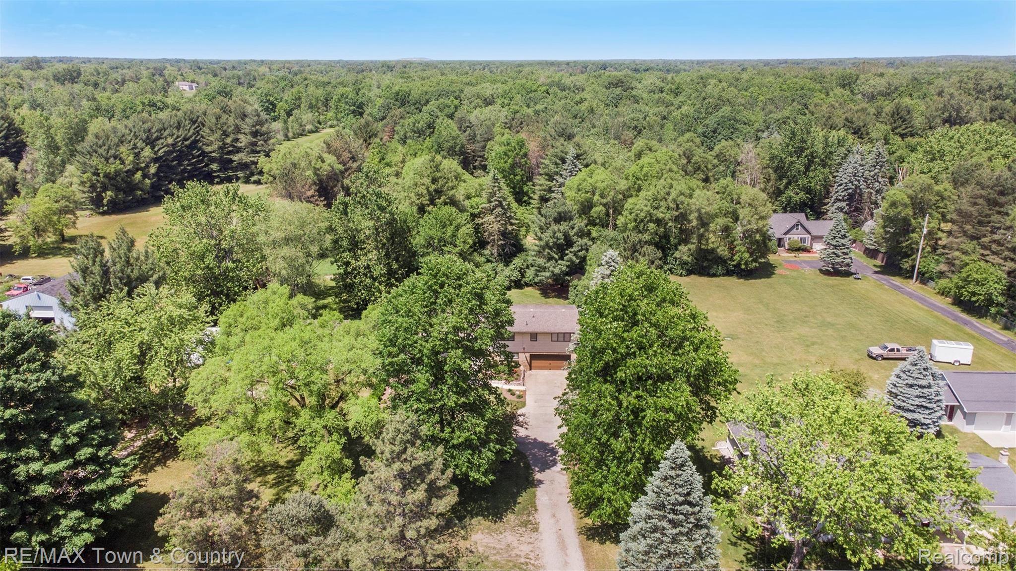 7214 Carpenter Road Flushing, MI 48433 - Photo 36 of 42 DJI_0702.jpg