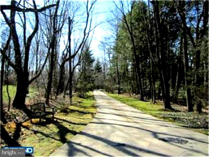 7 Van Kirk Road Lawrence Township, NJ 08648 - Photo 4 of 25 Gallery Image 4