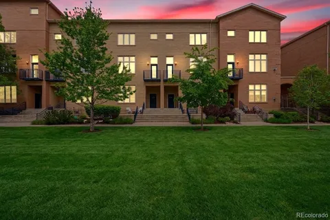 $558,888 | 220 Roslyn Street, Unit 706, Denver, CO 80230