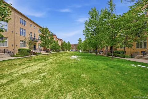 $558,888 | 220 Roslyn Street, Unit 706, Denver, CO 80230