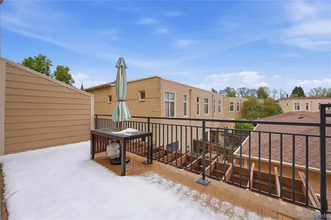 $558,888 | 220 Roslyn Street, Unit 706, Denver, CO 80230