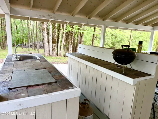 $535,000 | 1250 Friendship E Road, Charleston, MS 38921