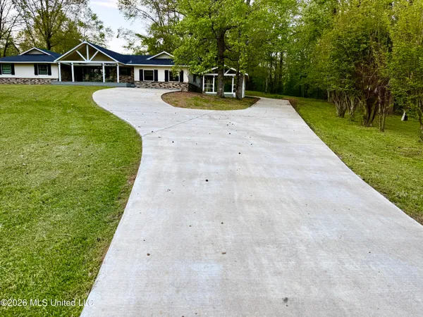 $535,000 | 1250 Friendship E Road, Charleston, MS 38921