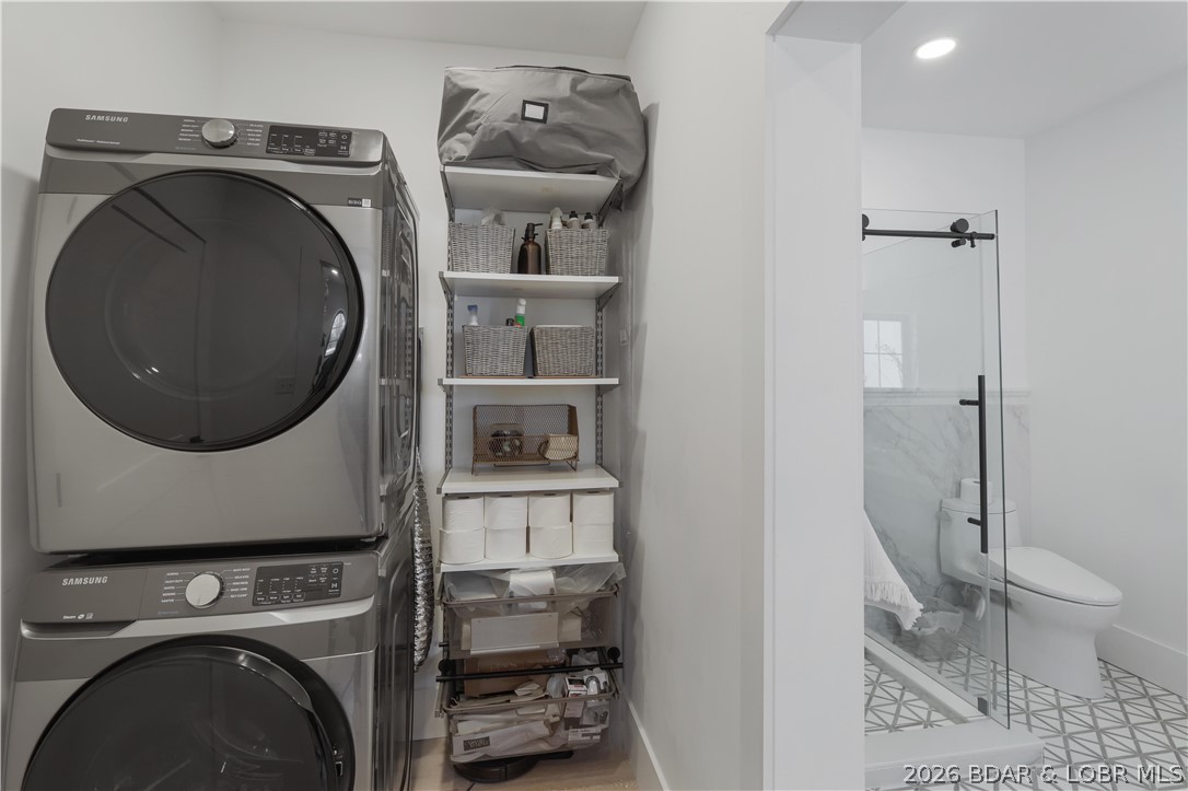 903 Dogwood Road Lake Ozark, MO 65049 - Photo 26 of 72 Master Bedroom Washer/Dryer