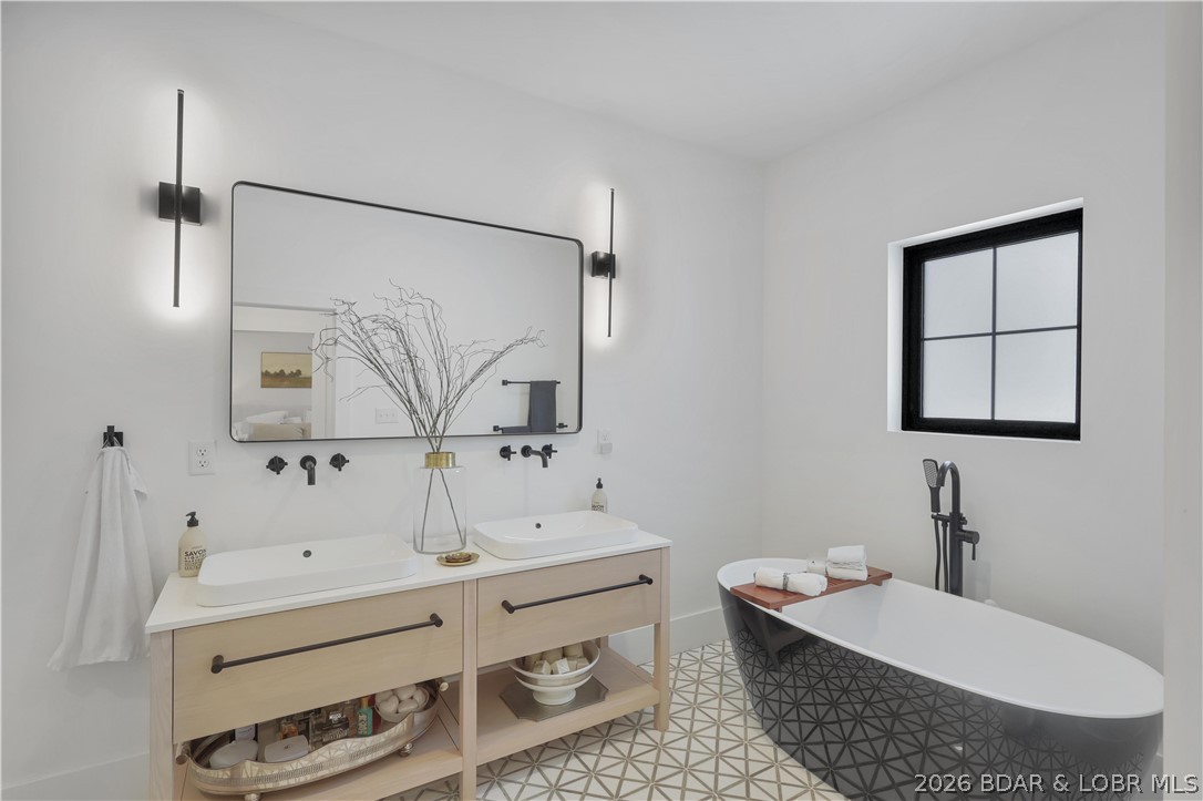 903 Dogwood Road Lake Ozark, MO 65049 - Photo 27 of 72 Master Bath