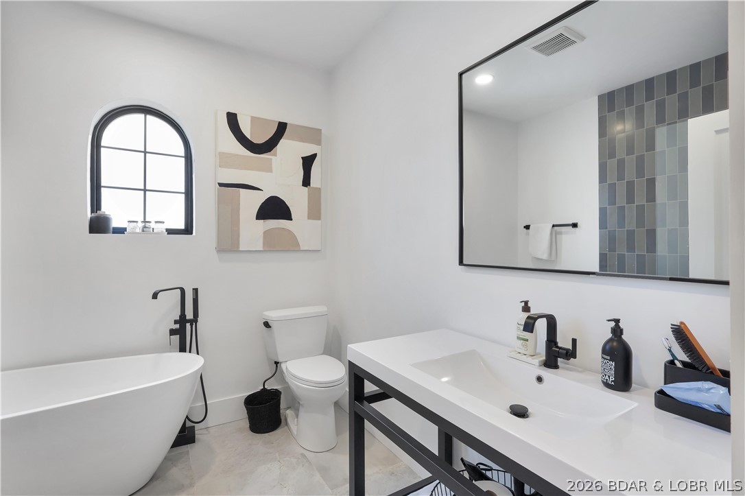 903 Dogwood Road Lake Ozark, MO 65049 - Photo 33 of 72 Second Bath