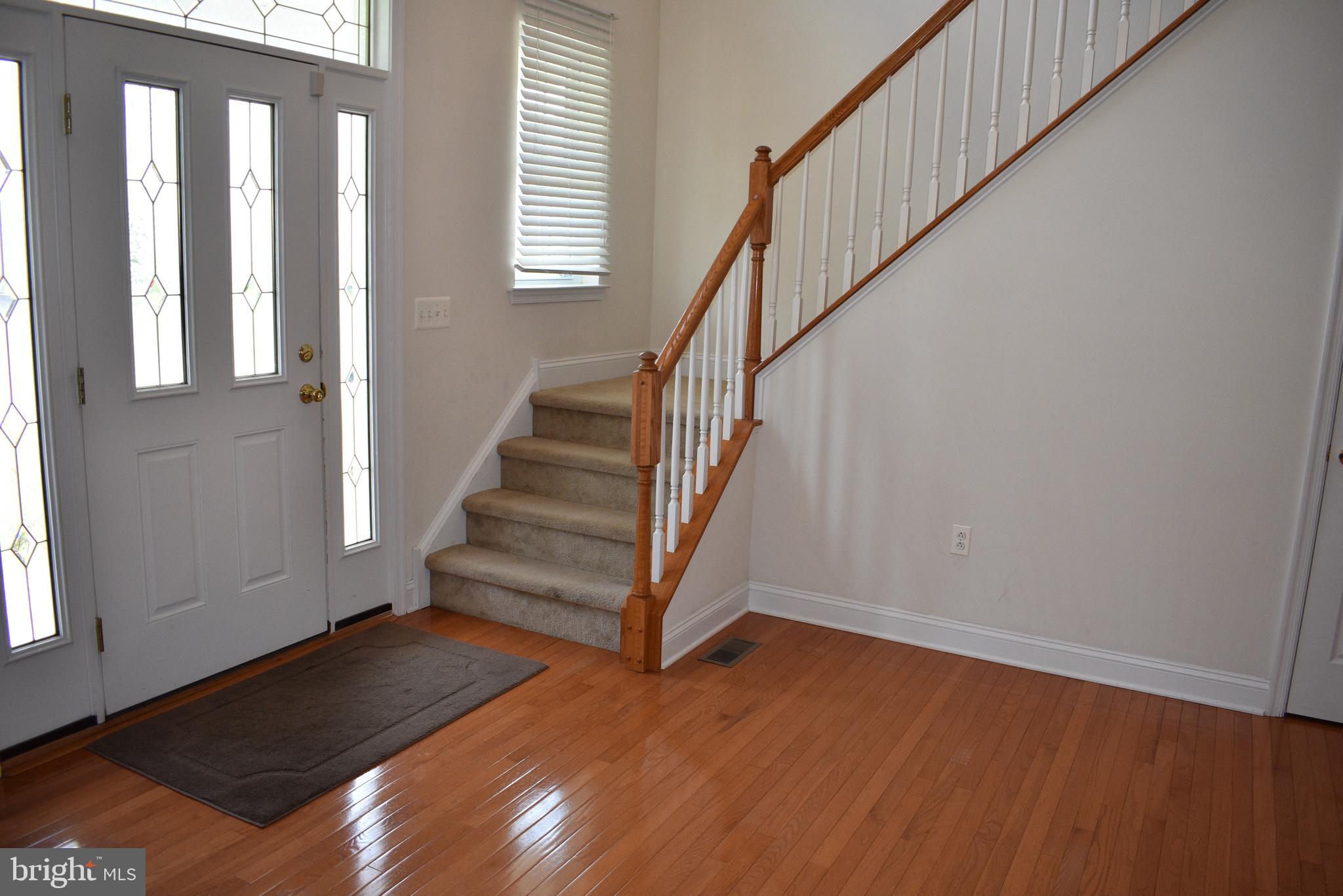 9714 Bridle Road Philadelphia, PA 19115 - Photo 4 of 40 Formal Entrance Foyer