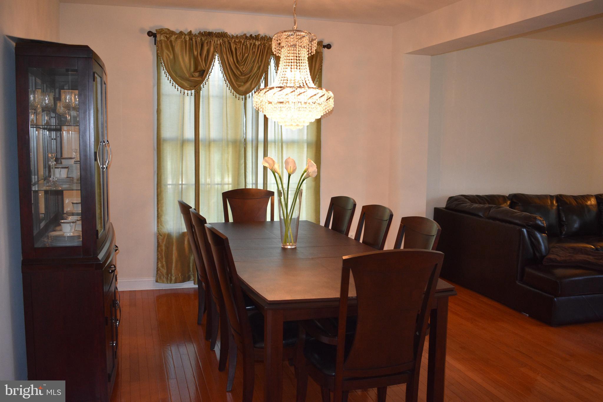 9714 Bridle Road Philadelphia, PA 19115 - Photo 5 of 40 Open Flloor plan