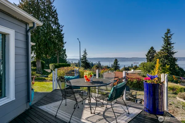 a view of an outdoor sitting space