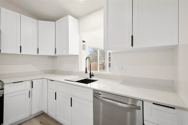 $355,000 | 461 Southwest Meadow Terrace, Port St. Lucie, FL 34984