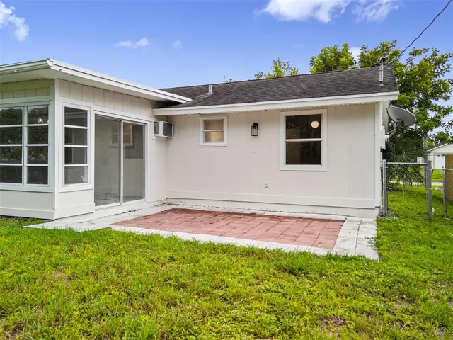 $355,000 | 461 Southwest Meadow Terrace, Port St. Lucie, FL 34984