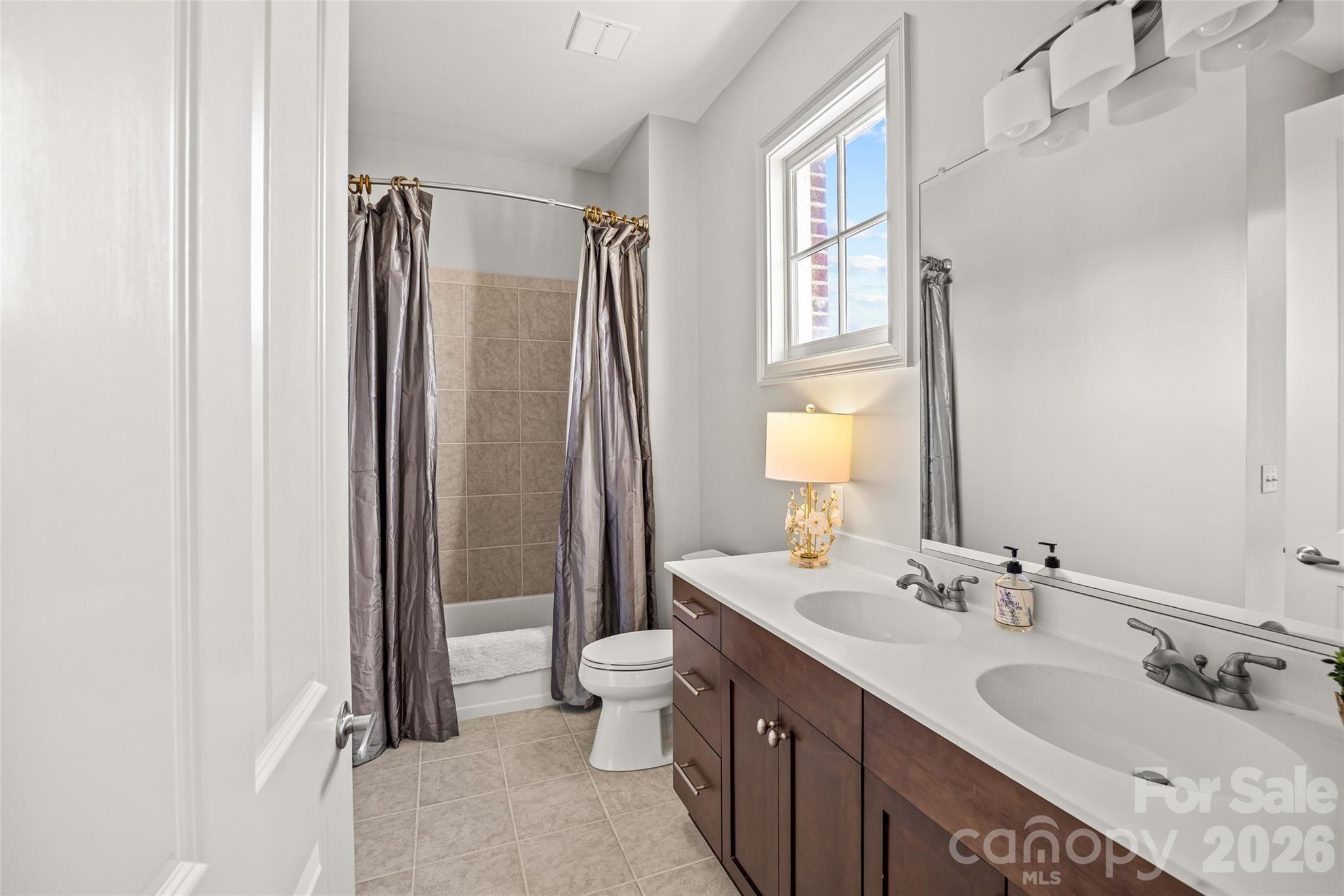5425 Closeburn Road, Unit 215 Charlotte, NC 28210 - Photo 17 of 30 Gallery Image 17