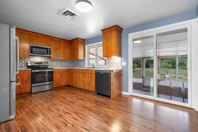 $465,000 | 126 Cohas Avenue, Manchester, NH 03109