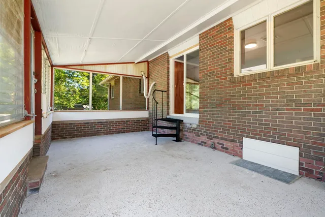 $465,000 | 126 Cohas Avenue, Manchester, NH 03109