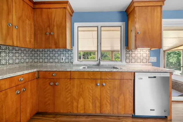 $465,000 | 126 Cohas Avenue, Manchester, NH 03109