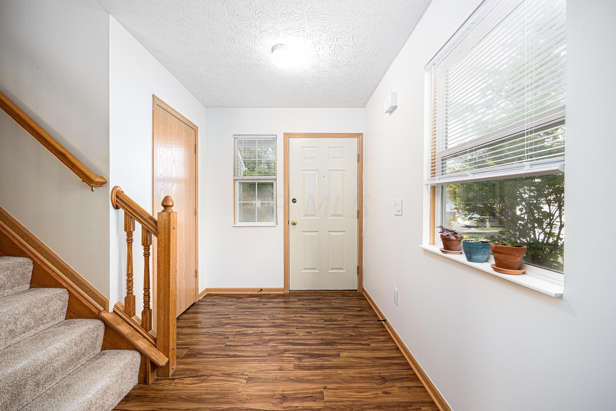5813 Red Sand Road Hilliard, OH 43026 - Photo 2 of 62 5813 Redsand Rd 006
