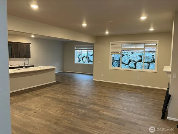 $3,899 | 949 121st Avenue Southeast, Lake Stevens, WA 98258
