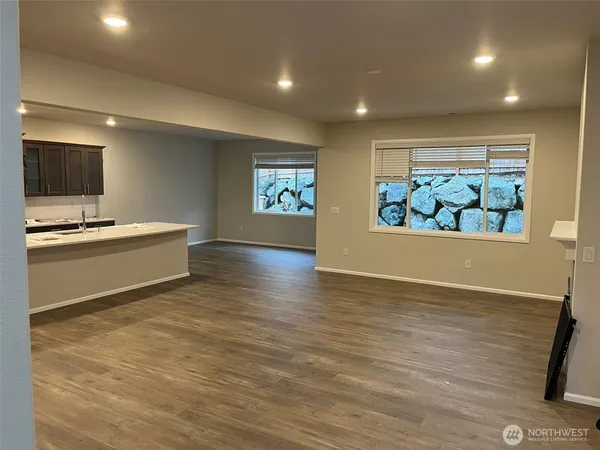 $3,899 | 949 121st Avenue Southeast, Lake Stevens, WA 98258