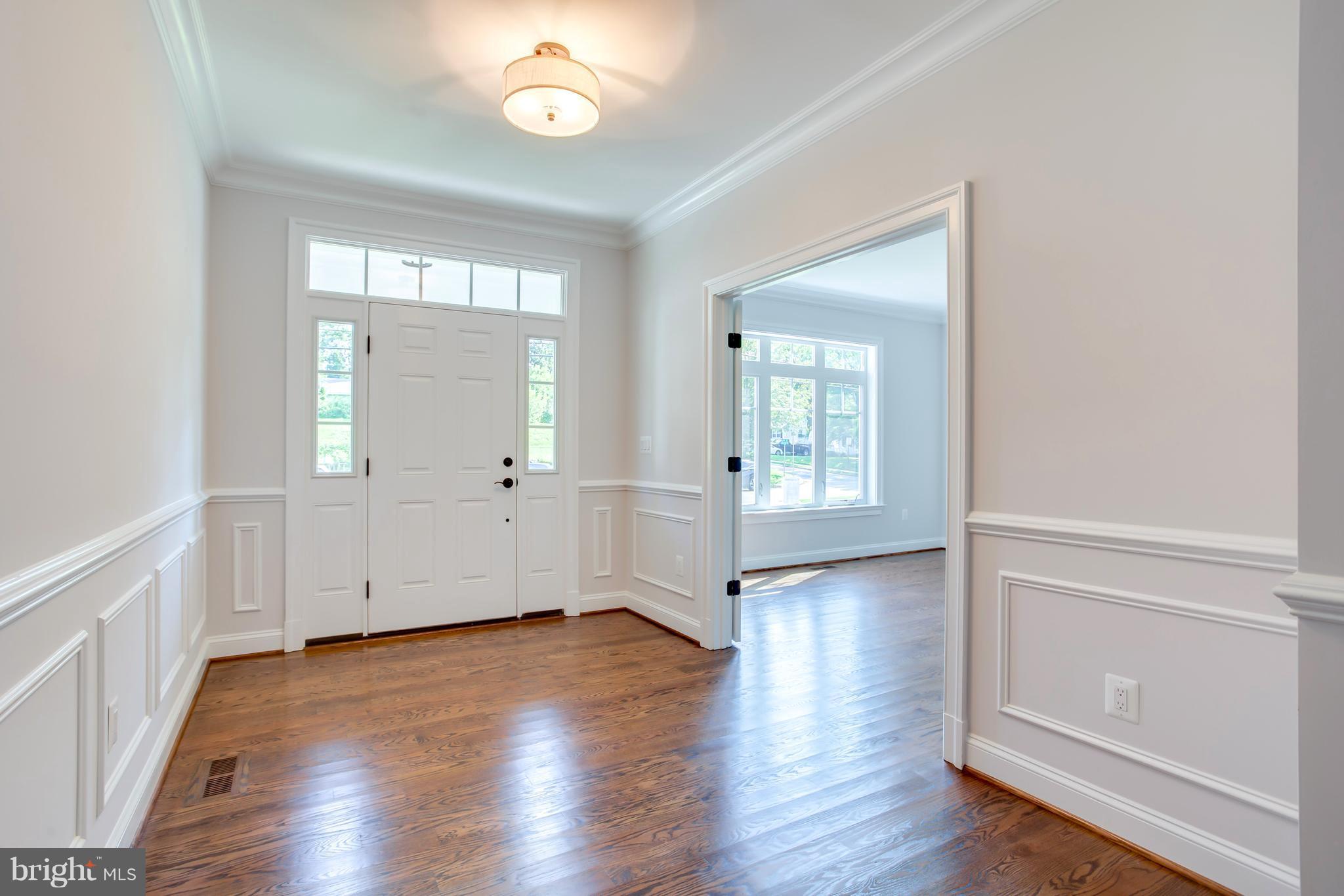 1928 Griffith Road Falls Church, VA 22043 - Photo 2 of 30 Foyer