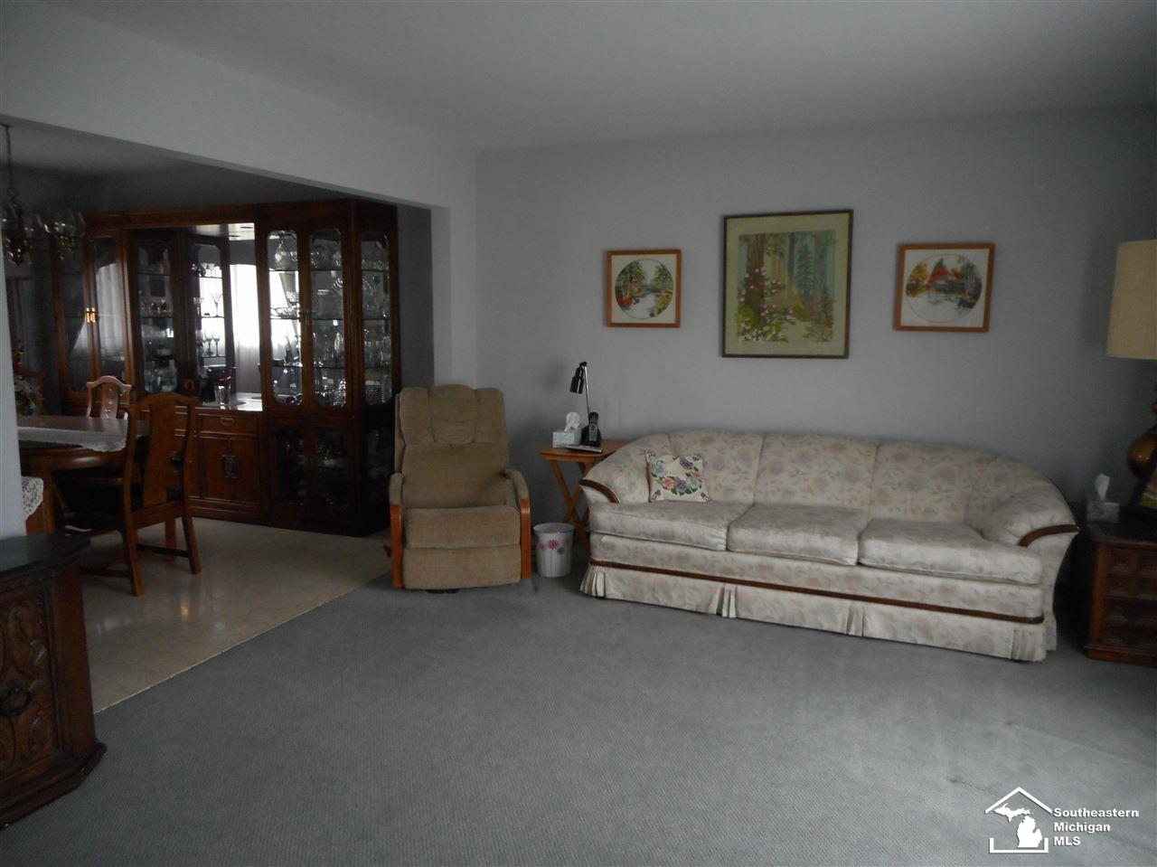 26855 Pennsylvania Road Romulus, MI 48174 - Photo 9 of 35 31317264-8.JPG